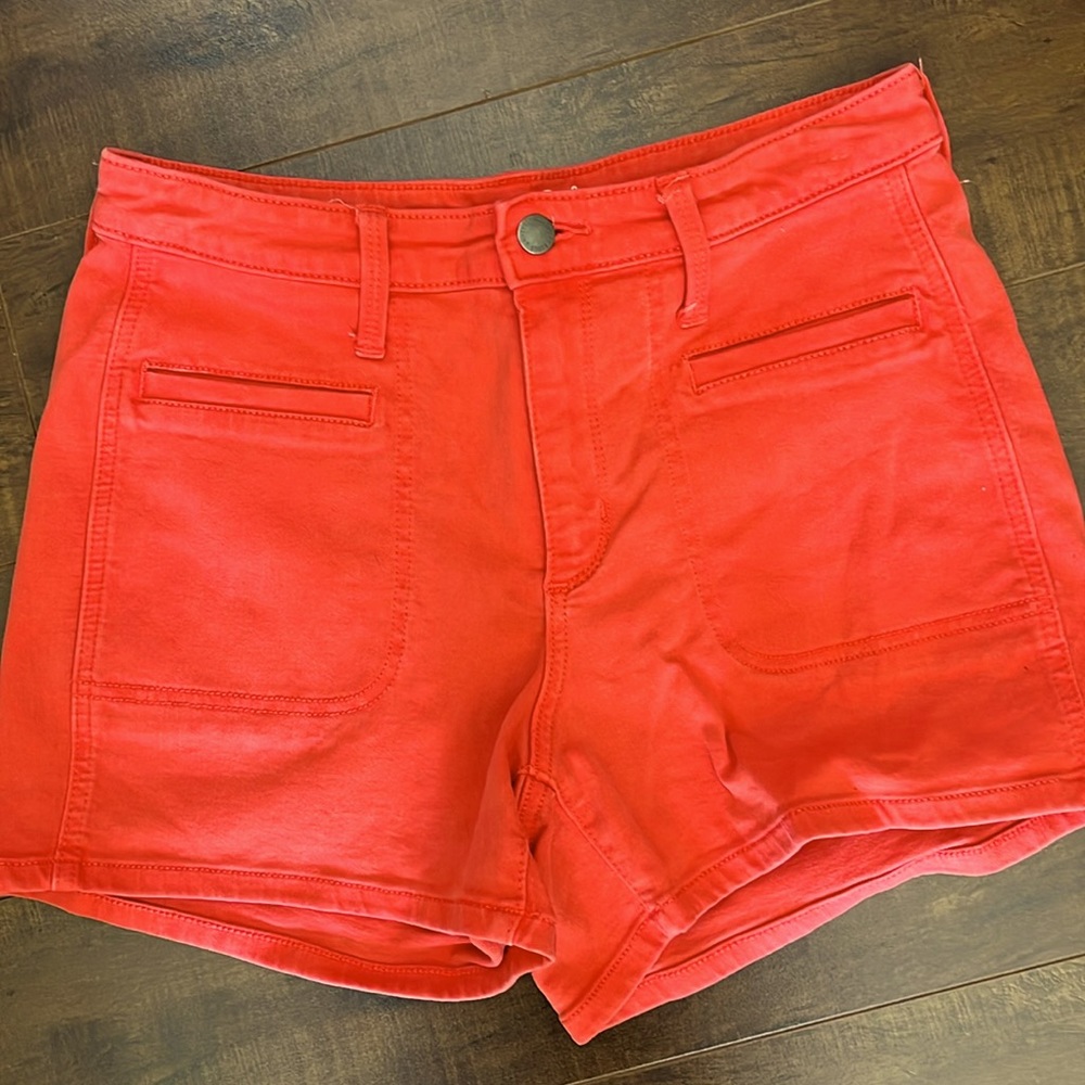 Universal thread light red shorts